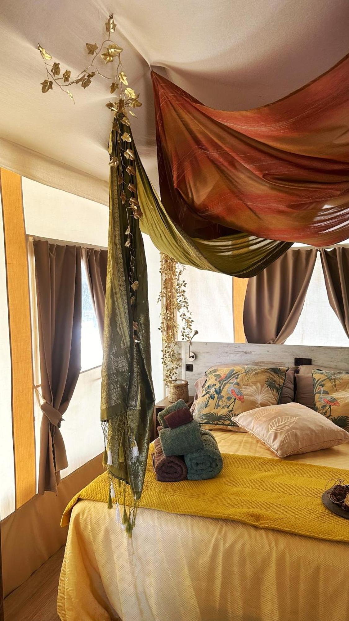 Ciriga Sicily Glamping Resort Santa Maria del Focallo Exterior foto